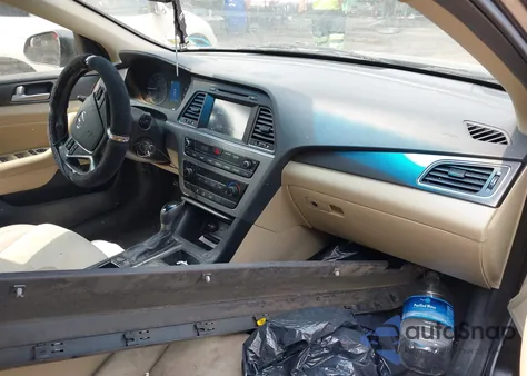 2017 Hyundai Sonata Sport z USA, uszkodzony, nr VIN 5NPE34AF7HH462495